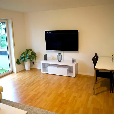 Modern Und Gemuetlich, Ferienwohnung Mit Balkon Und Netflix In Wehome Komfort * Leimen (Baden)