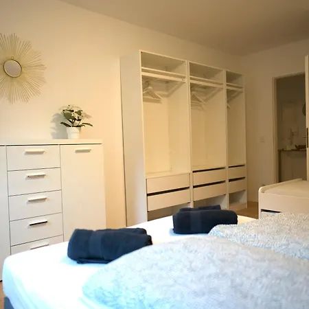 Apartment Modern Und Gemuetlich, Ferienwohnung Mit Balkon Und Netflix In Wehome Komfort *